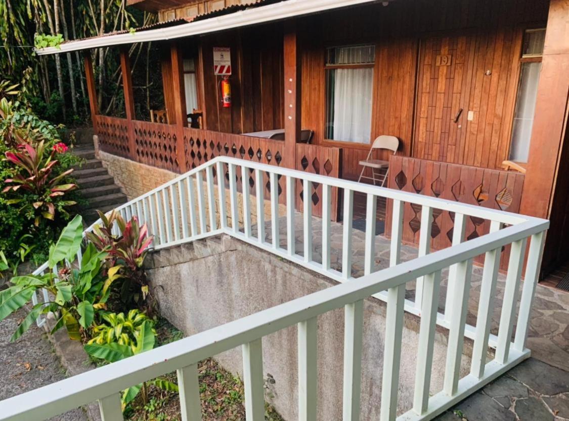 Hotel Quetzal Inn Monteverde Bagian luar foto