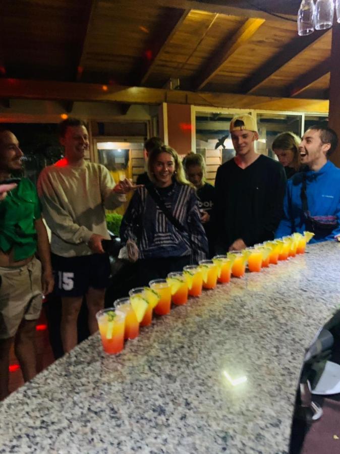 Hotel Quetzal Inn Monteverde Bagian luar foto